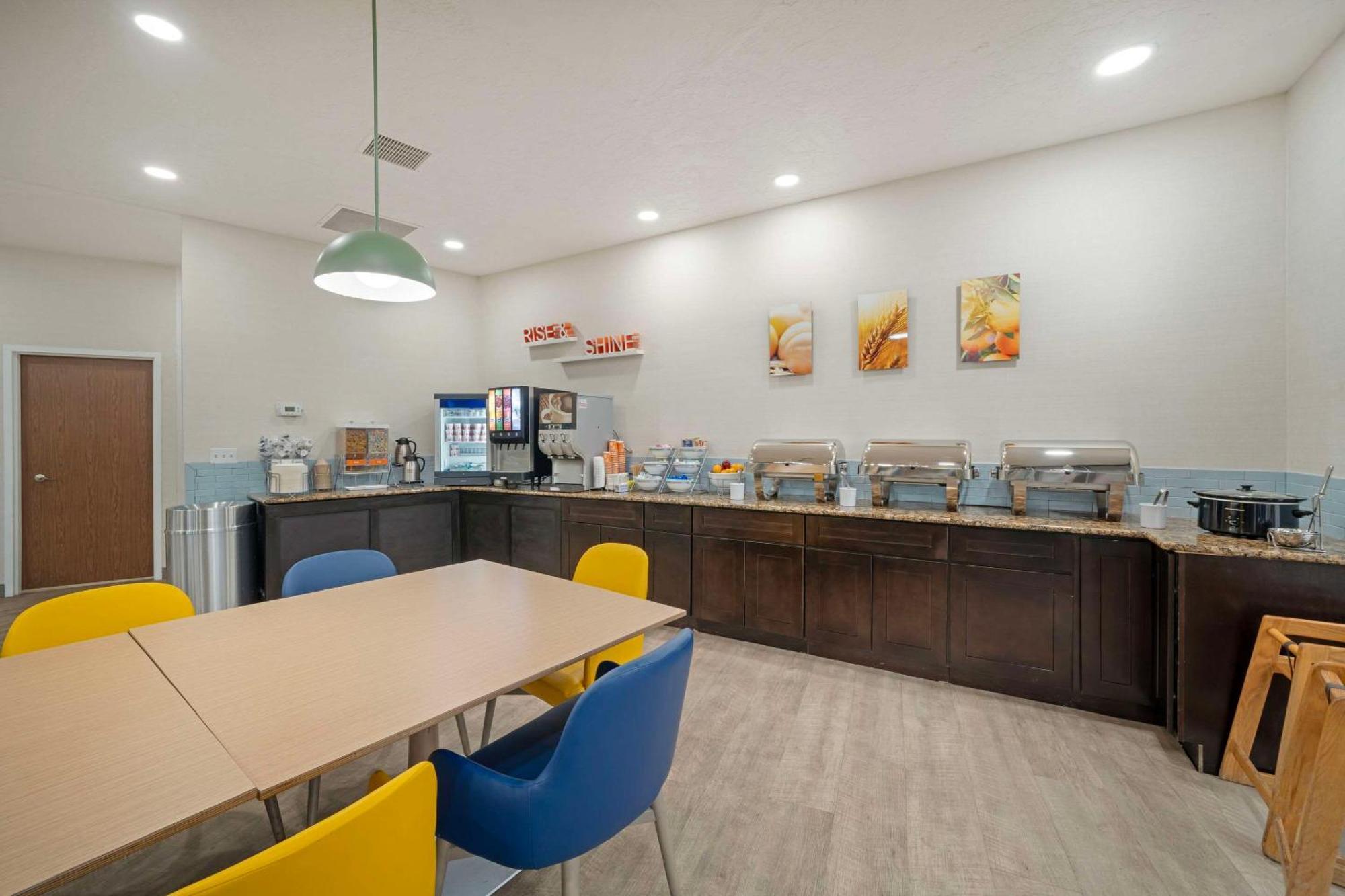 Comfort Suites Idaho Falls Bagian luar foto