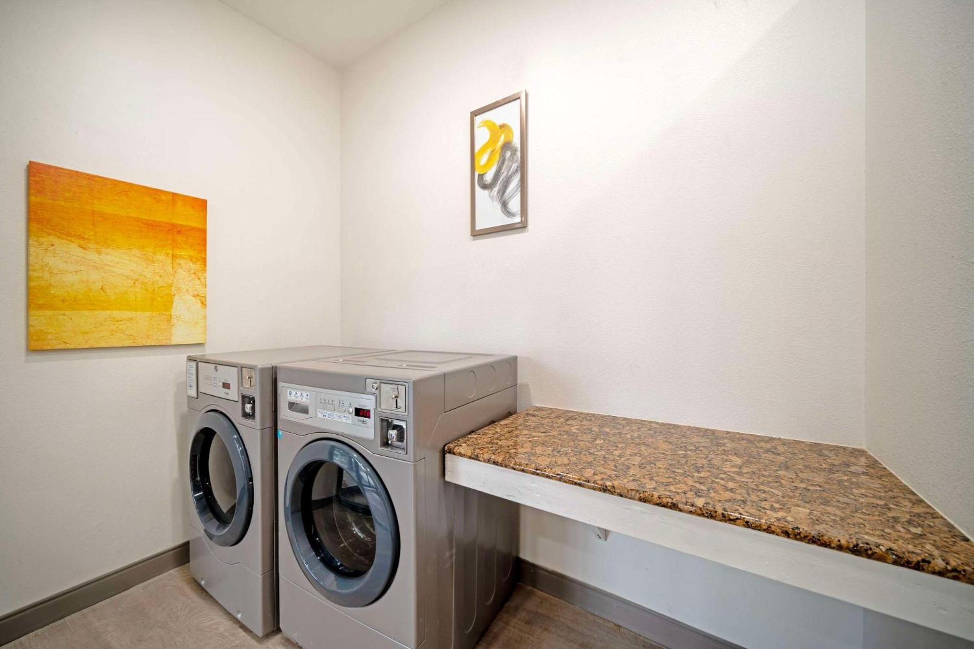 Comfort Suites Idaho Falls Bagian luar foto