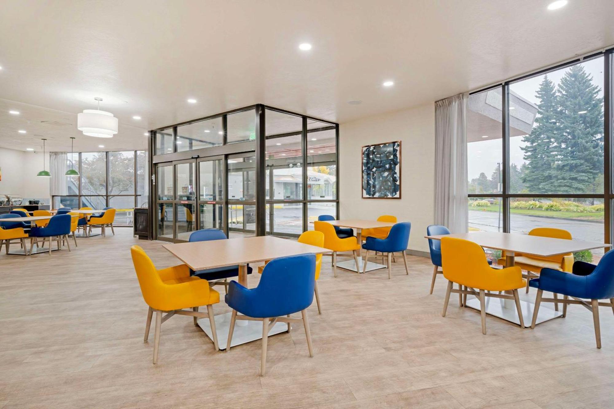 Comfort Suites Idaho Falls Bagian luar foto